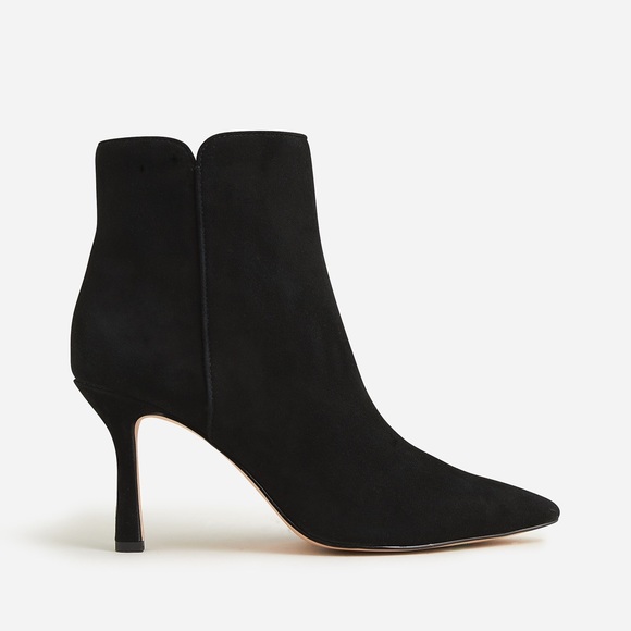 Pointed-toe ankle boots in suede